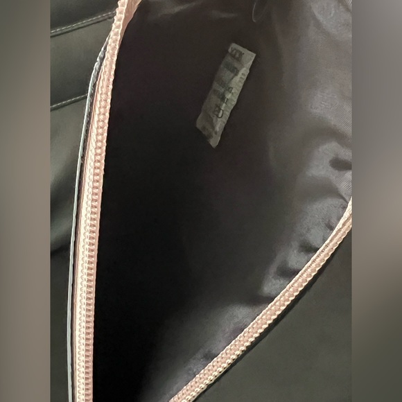 Victoria’s Secret Pink Foil-Look Wristlet/Make-Up Bag - Picture 4 of 8